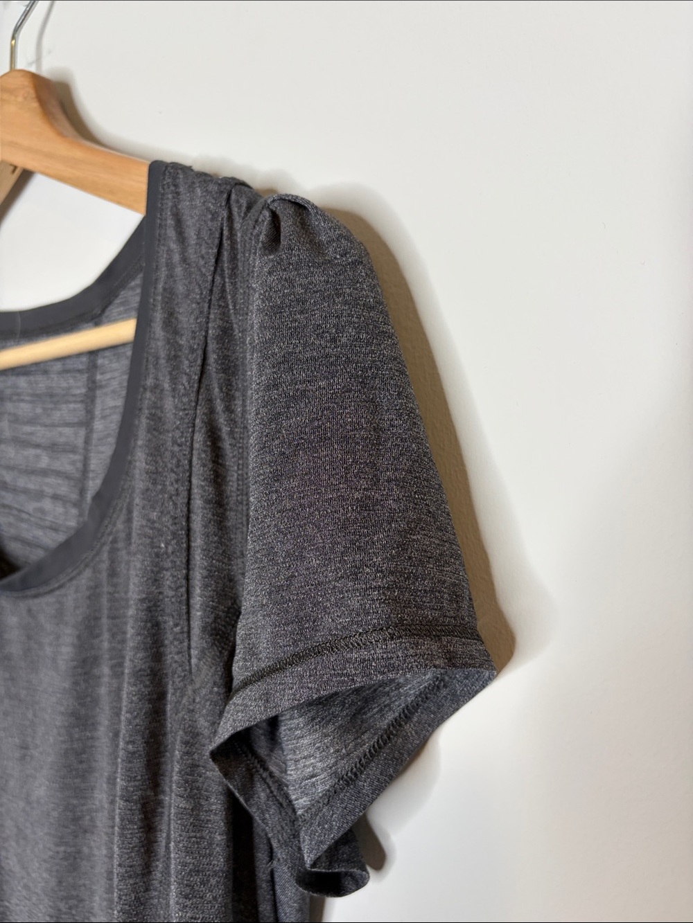 lululemon athletica Back on Track Charcoal Scoop Neck Short Sleeve Tee - Picture 4 of 9